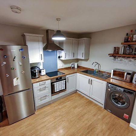 Joshua Court Single Room Stoke-on-Trent ภายนอก รูปภาพ
