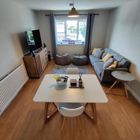 Joshua Court Single Room Stoke-on-Trent ภายนอก รูปภาพ