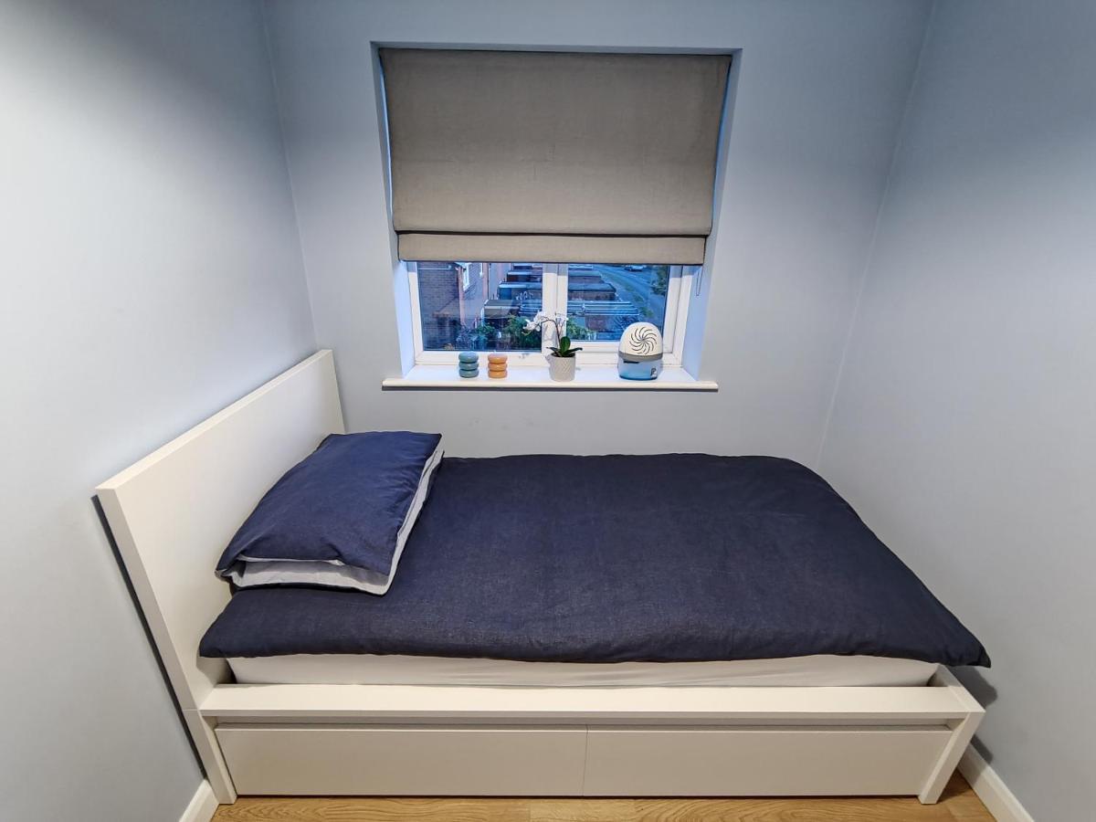 Joshua Court Single Room Stoke-on-Trent ภายนอก รูปภาพ